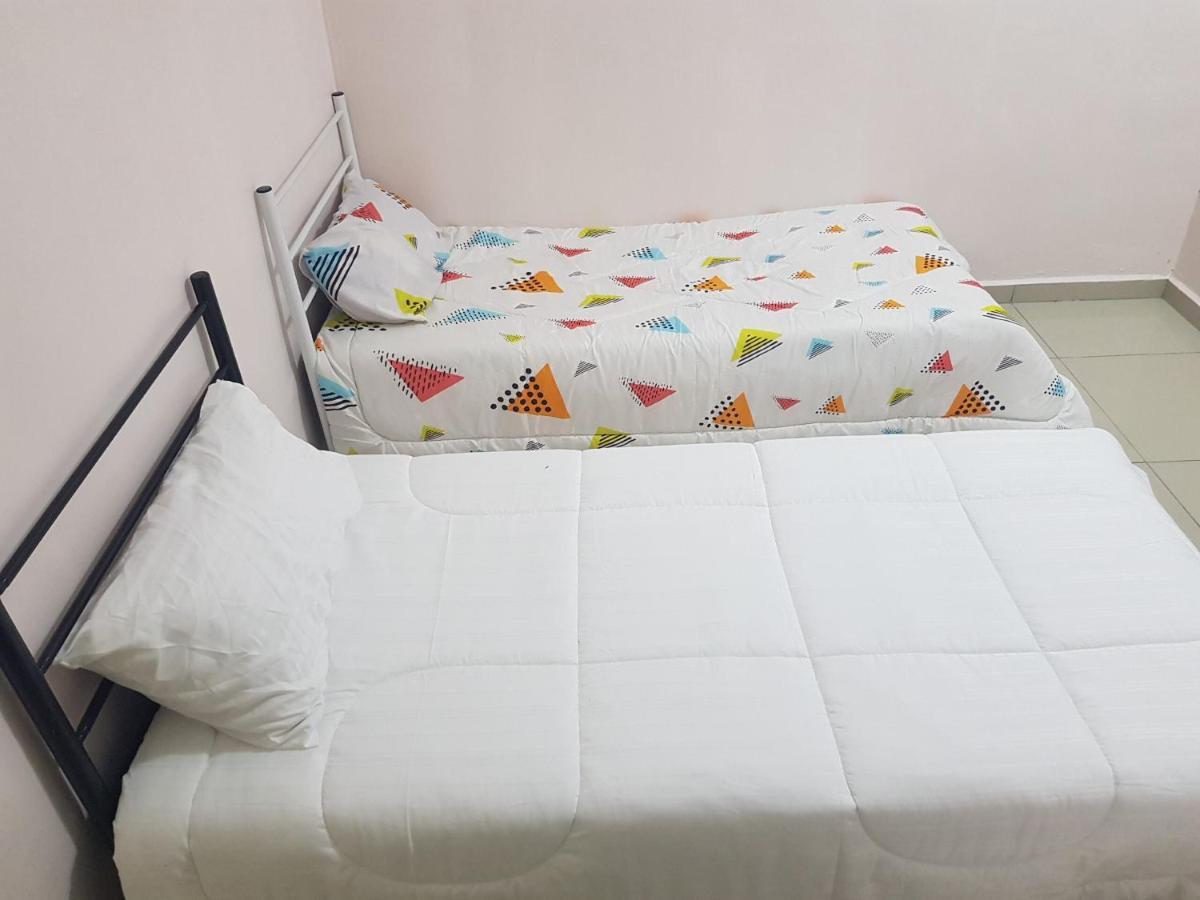 Oyo Home 90250 Sutera Wangi 3Bhk Apartment آير كيروه المظهر الخارجي الصورة