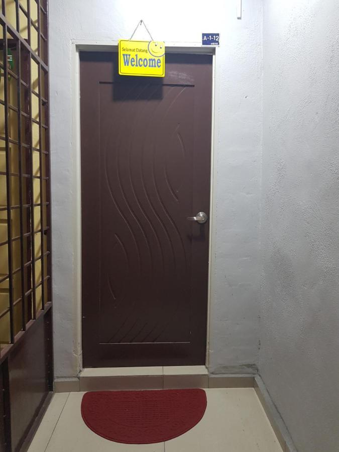 Oyo Home 90250 Sutera Wangi 3Bhk Apartment آير كيروه المظهر الخارجي الصورة