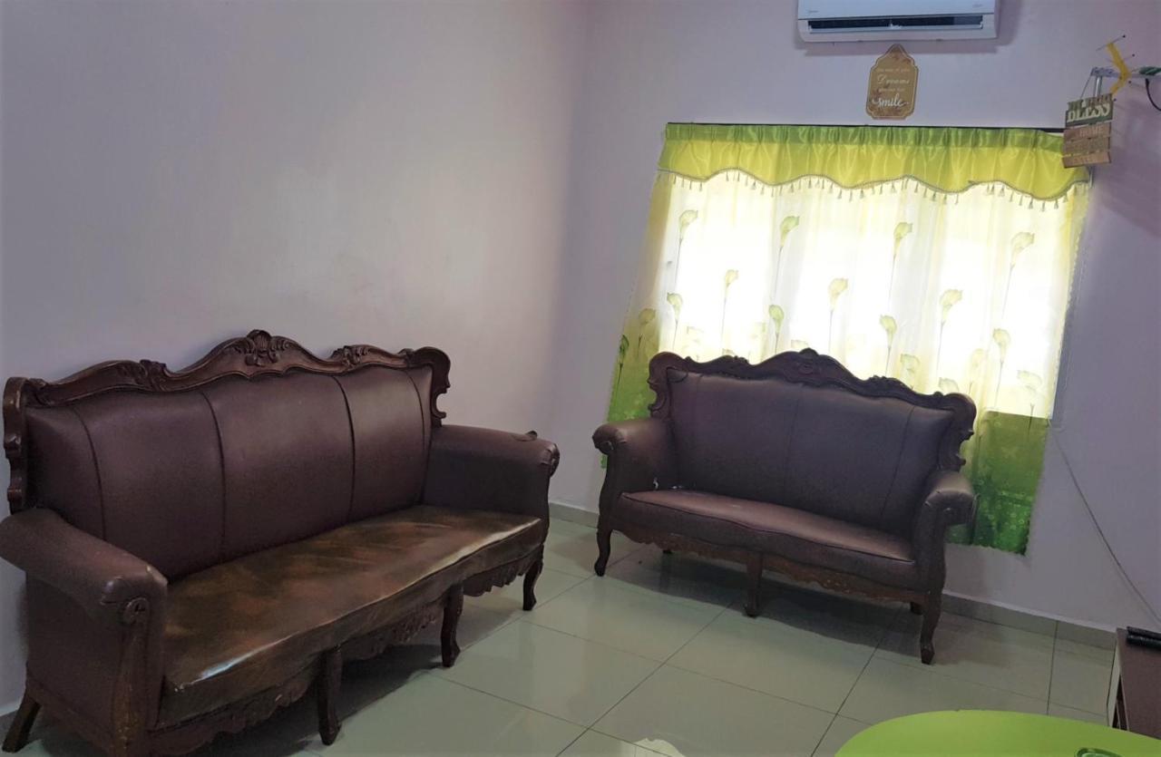 Oyo Home 90250 Sutera Wangi 3Bhk Apartment آير كيروه المظهر الخارجي الصورة